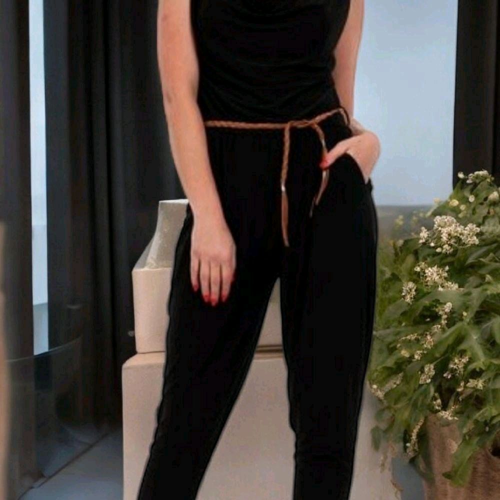 Italy Mode Jumpsuit Overall Einteiler in 4 Farben Onesize für Gr. 36-40 Stilvoll und bequem mit Stretchanteil und Flechtgürtel