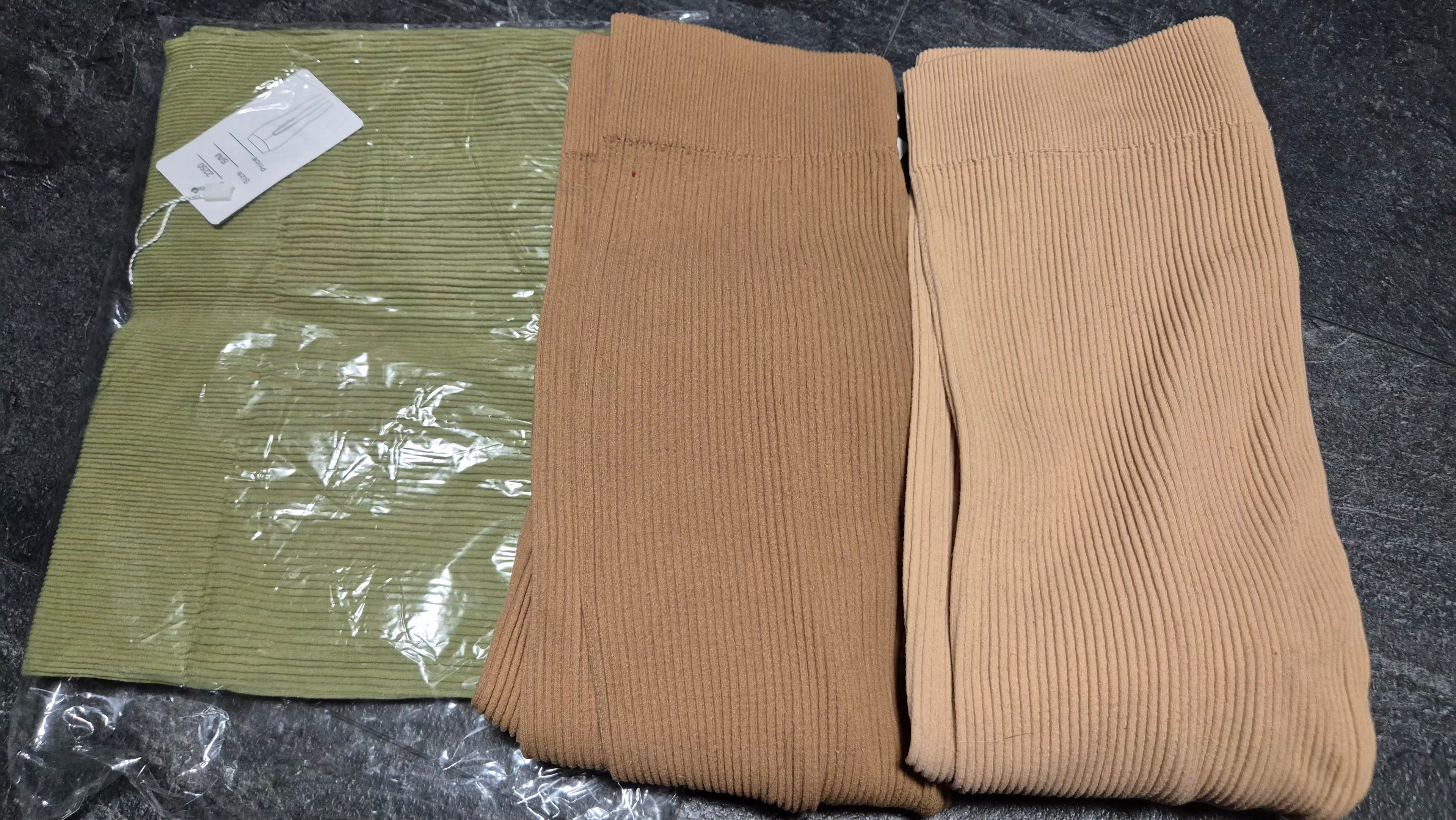 Stylische Rippoptik Leggings Shape in 5 Farben S/M u. M/L